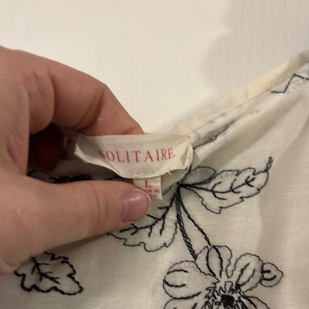 5 for $25!! Solitaire White and Black Puff Sleeve Blouse - Picture 2 of 2